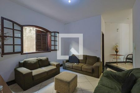 Casa à venda com 300m², 3 quartos e 3 vagasSala de TV