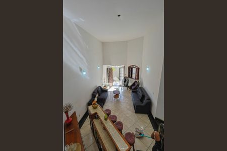 Sala de casa à venda com 3 quartos, 300m² em Fernão Dias, Belo Horizonte