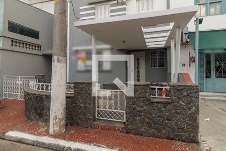 Casa para alugar com 240m², 3 quartos e 2 vagas Casa para alugar com 240m², 3 quartos e 2 vagasFachada