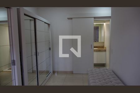 Apartamento à venda com 235m², 3 quartos e 2 vagasQuarto 3 Closet