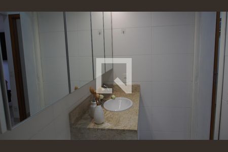 Apartamento à venda com 235m², 3 quartos e 2 vagasBanheiro da Suíte