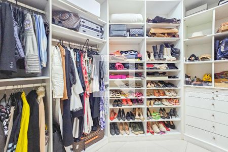 closet de apartamento para alugar com 4 quartos, 290m² em Barra Funda, Guarujá