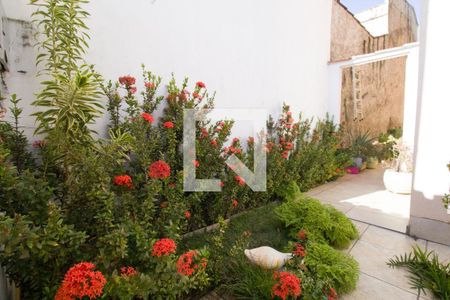 Casa à venda com 180m², 4 quartos e 2 vagas Casa à venda com 180m², 4 quartos e 2 vagasJardim