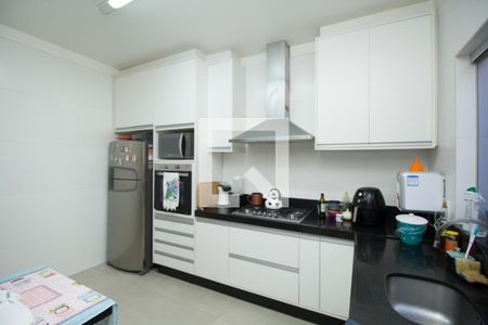 Casa à venda com 180m², 4 quartos e 2 vagas Casa à venda com 180m², 4 quartos e 2 vagasCozinha