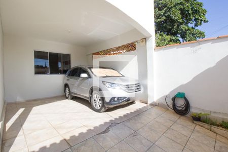 Casa à venda com 180m², 4 quartos e 2 vagas Casa à venda com 180m², 4 quartos e 2 vagasGaragem