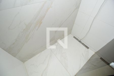 Casa à venda com 180m², 4 quartos e 2 vagas Casa à venda com 180m², 4 quartos e 2 vagasBanheiro da Suíte