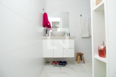 Casa à venda com 180m², 4 quartos e 2 vagas Casa à venda com 180m², 4 quartos e 2 vagasBanheiro da Suíte