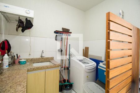 Casa à venda com 180m², 4 quartos e 2 vagas Casa à venda com 180m², 4 quartos e 2 vagasÁrea de Serviço