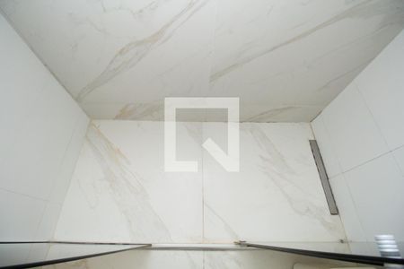 Casa à venda com 180m², 4 quartos e 2 vagas Casa à venda com 180m², 4 quartos e 2 vagasBanheiro