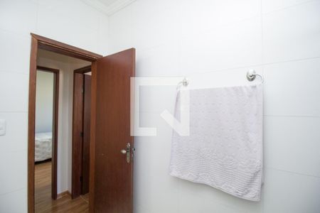 Casa à venda com 180m², 4 quartos e 2 vagas Casa à venda com 180m², 4 quartos e 2 vagasBanheiro