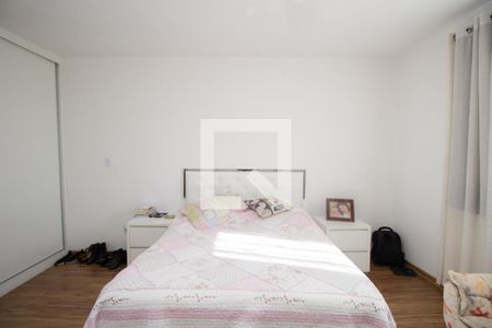 Casa à venda com 180m², 4 quartos e 2 vagas Casa à venda com 180m², 4 quartos e 2 vagasSuíte