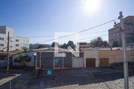 Casa à venda com 180m², 4 quartos e 2 vagas Casa à venda com 180m², 4 quartos e 2 vagasVista do Quarto 3