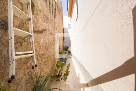 Casa à venda com 180m², 4 quartos e 2 vagas Casa à venda com 180m², 4 quartos e 2 vagasCorredor