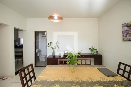 Casa à venda com 180m², 4 quartos e 2 vagas Casa à venda com 180m², 4 quartos e 2 vagasCopa