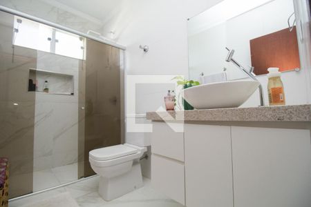 Casa à venda com 180m², 4 quartos e 2 vagas Casa à venda com 180m², 4 quartos e 2 vagasBanheiro