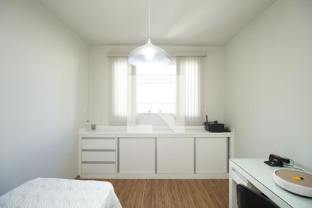 Casa à venda com 180m², 4 quartos e 2 vagas Casa à venda com 180m², 4 quartos e 2 vagasQuarto 1