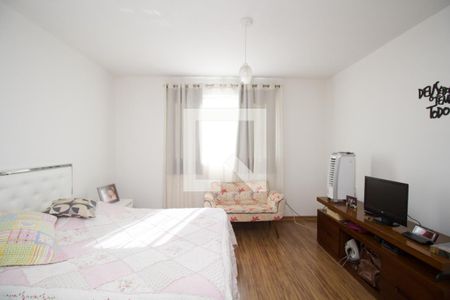 Casa à venda com 180m², 4 quartos e 2 vagas Casa à venda com 180m², 4 quartos e 2 vagasSuíte