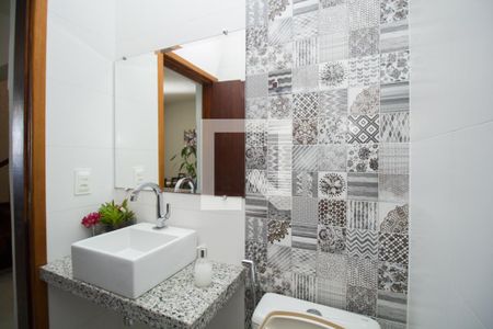 Casa à venda com 180m², 4 quartos e 2 vagas Casa à venda com 180m², 4 quartos e 2 vagasLavabo