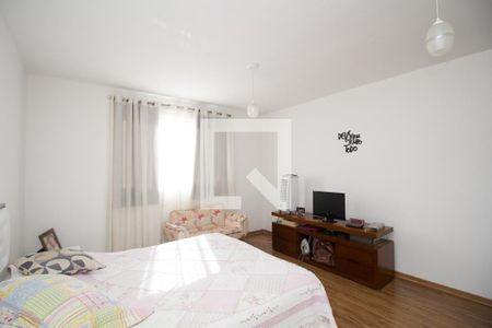 Casa à venda com 180m², 4 quartos e 2 vagas Casa à venda com 180m², 4 quartos e 2 vagasSuíte