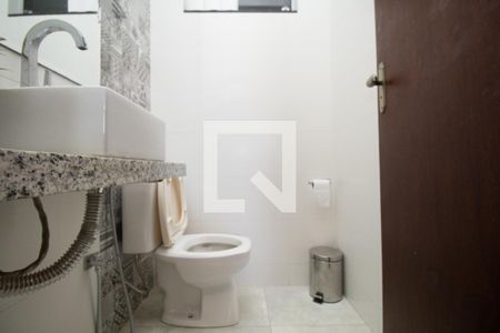 Casa à venda com 180m², 4 quartos e 2 vagas Casa à venda com 180m², 4 quartos e 2 vagasLavabo