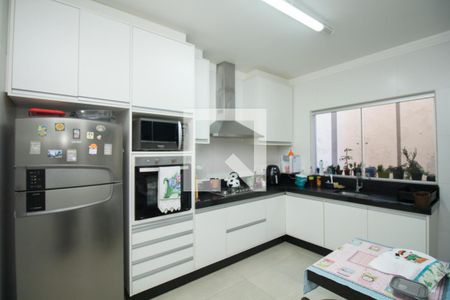 Casa à venda com 180m², 4 quartos e 2 vagas Casa à venda com 180m², 4 quartos e 2 vagasCozinha