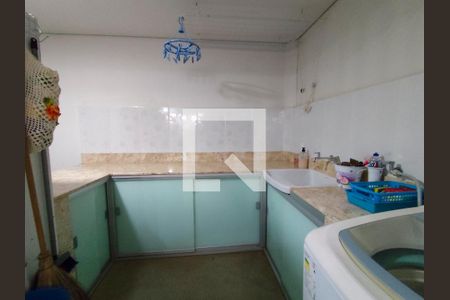 Casa à venda com 152m², 3 quartos e 3 vagas Casa à venda com 152m², 3 quartos e 3 vagasLavanderia