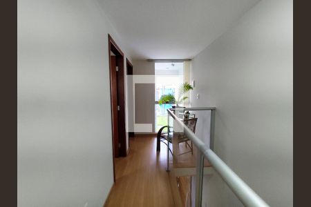 Casa à venda com 152m², 3 quartos e 3 vagas Casa à venda com 152m², 3 quartos e 3 vagasCorredor