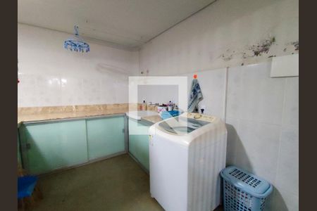 Casa à venda com 152m², 3 quartos e 3 vagas Casa à venda com 152m², 3 quartos e 3 vagasLavanderia