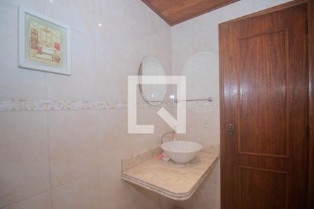 Casa à venda com 230m², 2 quartos e 3 vagasBanheiro Auxiliar