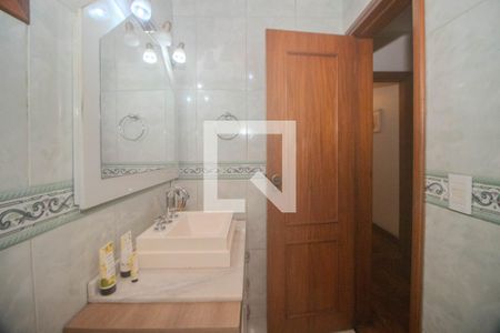 Casa à venda com 230m², 2 quartos e 3 vagasBanheiro da Suíte