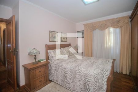 Casa à venda com 230m², 2 quartos e 3 vagasSuíte