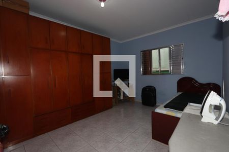 Casa à venda com 200m², 3 quartos e 2 vagasQuarto 3