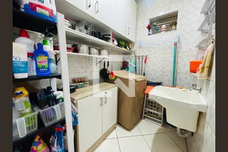 Apartamento à venda com 132m², 3 quartos e sem vagaÁrea de Serviço