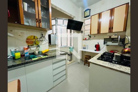 Apartamento à venda com 132m², 3 quartos e sem vagaCozinha 