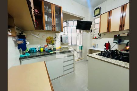 Apartamento à venda com 132m², 3 quartos e sem vagaCozinha 