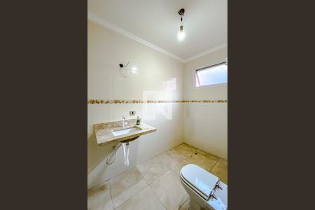 Casa à venda com 300m², 3 quartos e 2 vagasBanheiro 2