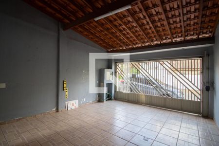 Casa à venda com 203m², 4 quartos e 2 vagas Casa à venda com 203m², 4 quartos e 2 vagasGaragem