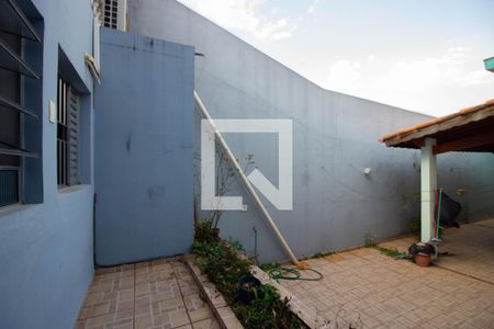 Casa à venda com 203m², 4 quartos e 2 vagas Casa à venda com 203m², 4 quartos e 2 vagasQuintal