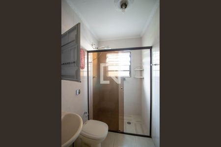 Casa à venda com 203m², 4 quartos e 2 vagas Casa à venda com 203m², 4 quartos e 2 vagasBanheiro