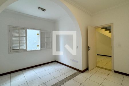 Casa de condomínio à venda com 1250m², 6 quartos e 5 vagasQuarto de Serviço