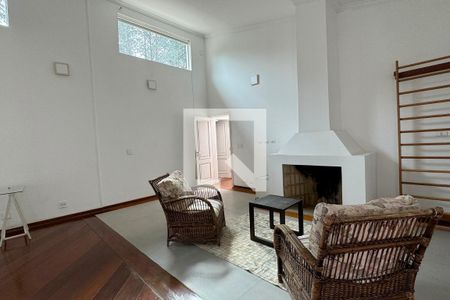 Casa de condomínio à venda com 1250m², 6 quartos e 5 vagasSuíte master