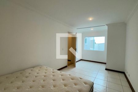 Casa de condomínio à venda com 1250m², 6 quartos e 5 vagasQuarto de Serviço