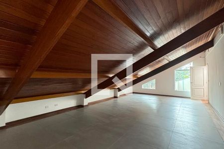 Casa de condomínio à venda com 1250m², 6 quartos e 5 vagasSuíte master