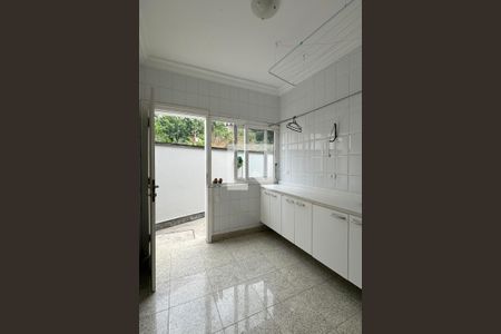 Casa de condomínio à venda com 1250m², 6 quartos e 5 vagasÁrea de Serviço