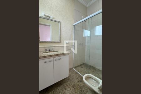 Casa de condomínio à venda com 1250m², 6 quartos e 5 vagasbanheiro da Suíte 5