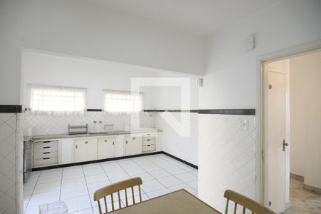 Casa à venda com 343m², 3 quartos e 3 vagasCozinha