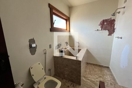 Casa para alugar com 350m², 4 quartos e 3 vagasBanheiro da Suíte 1