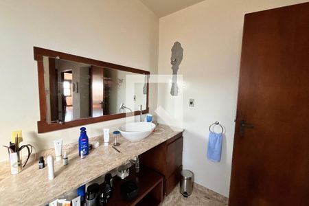 Casa para alugar com 350m², 4 quartos e 3 vagasBanheiro 2