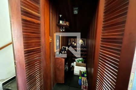 Casa para alugar com 350m², 4 quartos e 3 vagasAdega