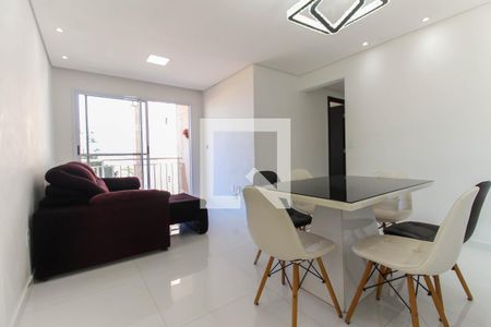 Sala de apartamento à venda com 3 quartos, 70m² em Vila Carmosina, São Paulo